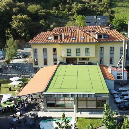 Hotel Santa Cristina โปลา เด เลนา ภายนอก รูปภาพ