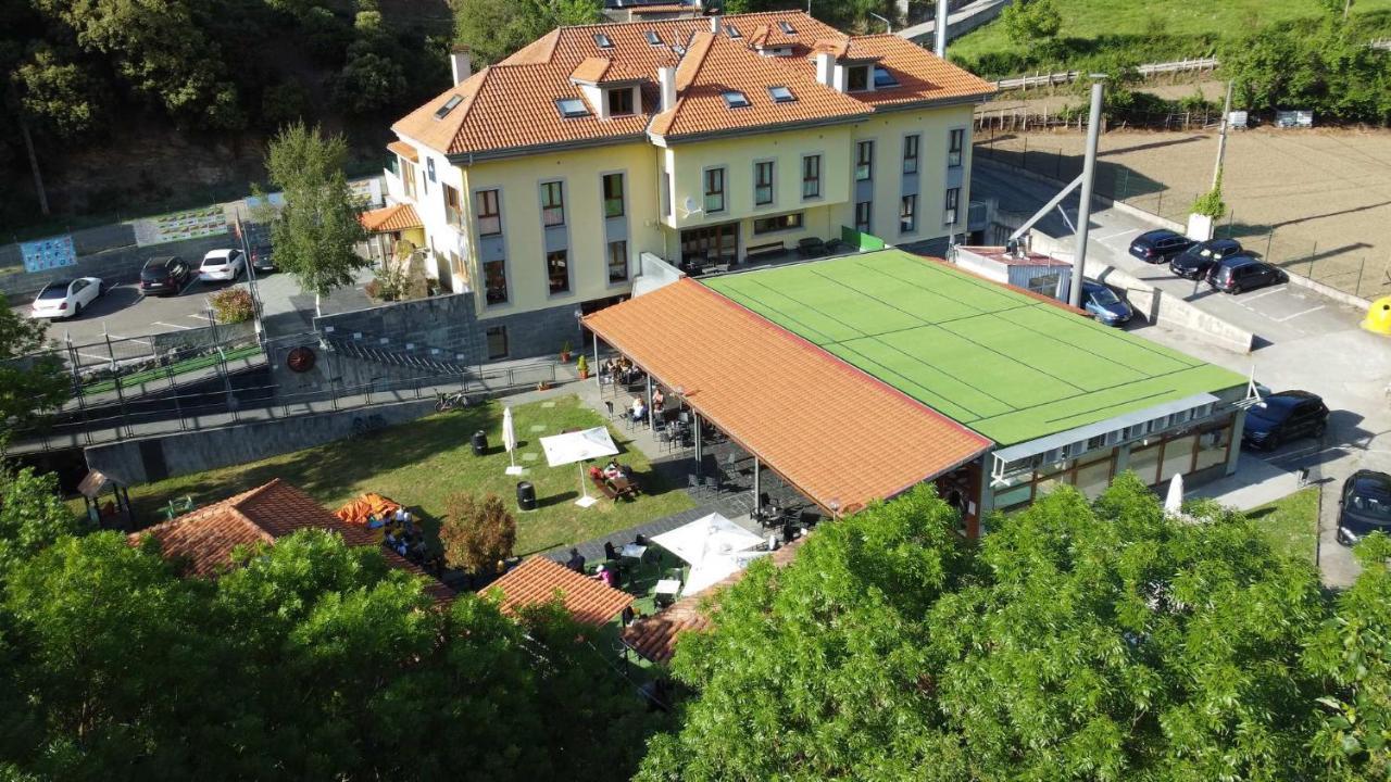 Hotel Santa Cristina โปลา เด เลนา ภายนอก รูปภาพ