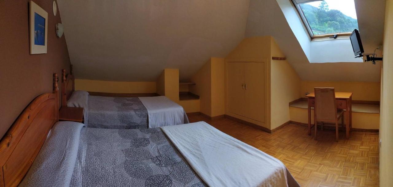 Hotel Santa Cristina โปลา เด เลนา ภายนอก รูปภาพ