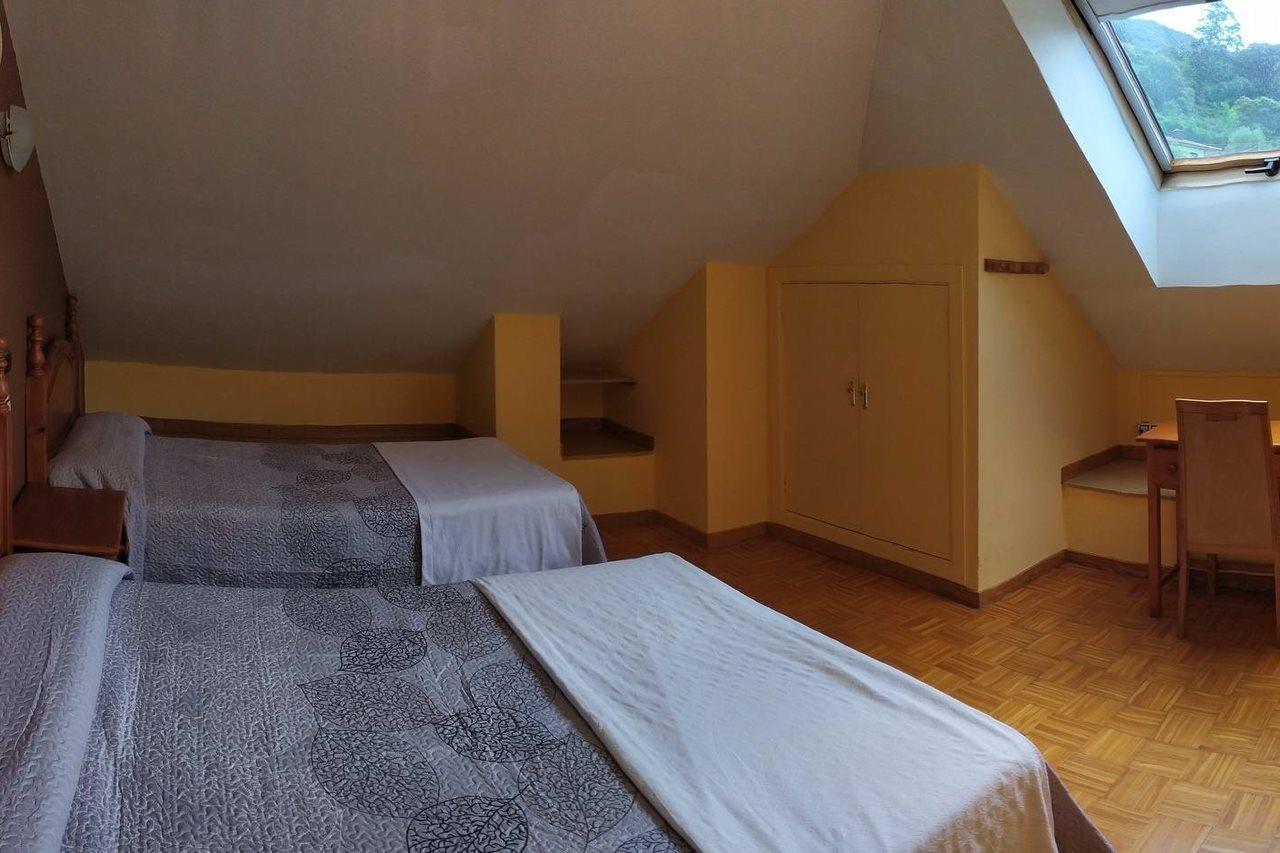 Hotel Santa Cristina โปลา เด เลนา ภายนอก รูปภาพ