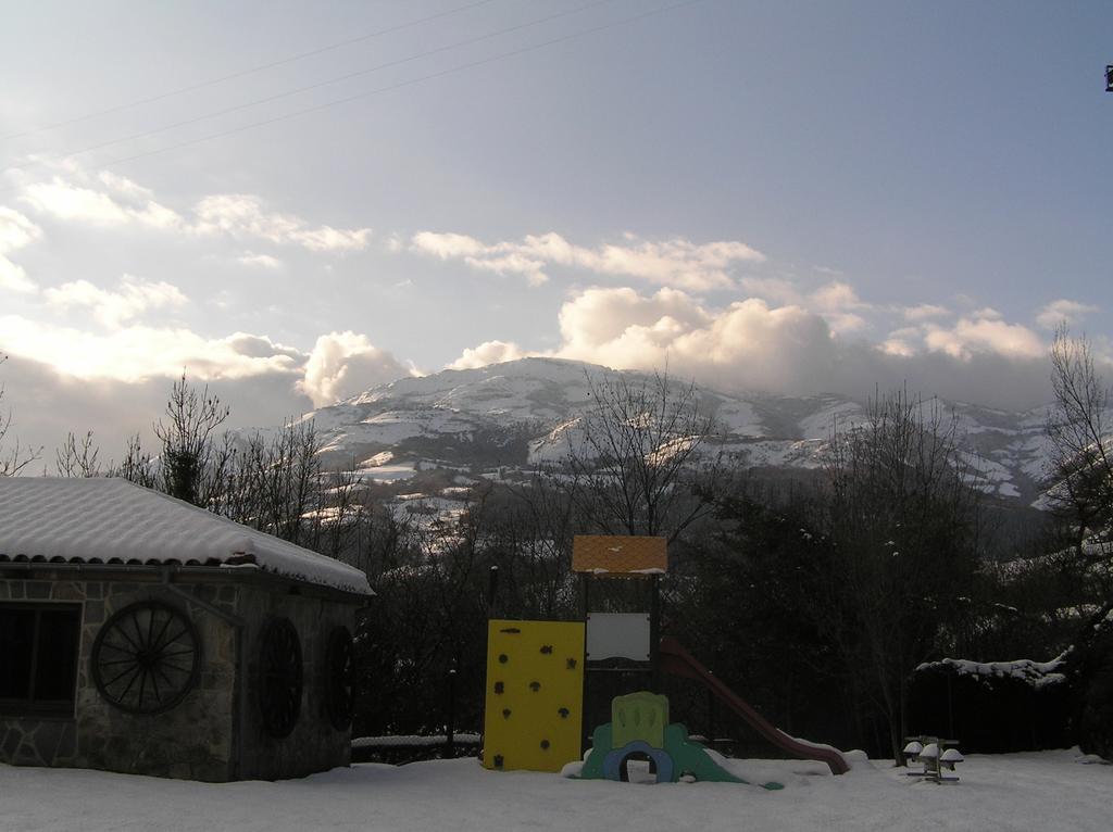 Hotel Santa Cristina โปลา เด เลนา ภายนอก รูปภาพ