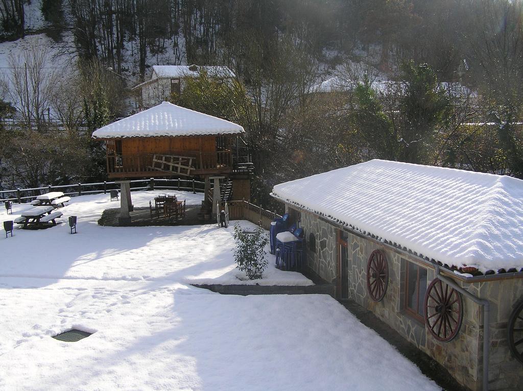 Hotel Santa Cristina โปลา เด เลนา ภายนอก รูปภาพ